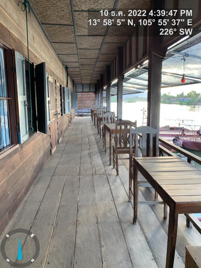 Pa Kha Guesthouse Muang Khong Exterior photo