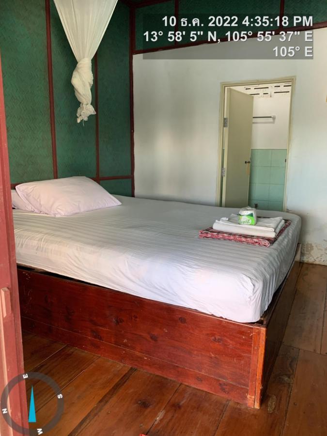 Pa Kha Guesthouse Muang Khong Exterior photo